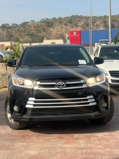TOYOTA Highlander