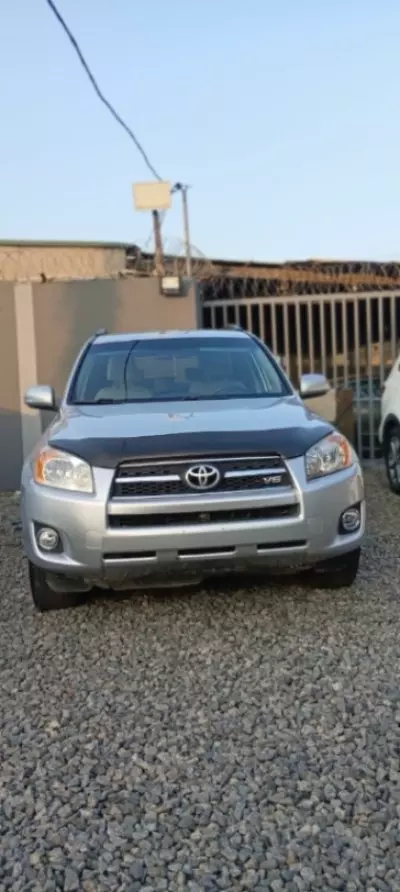 TOYOTA RAV 4
