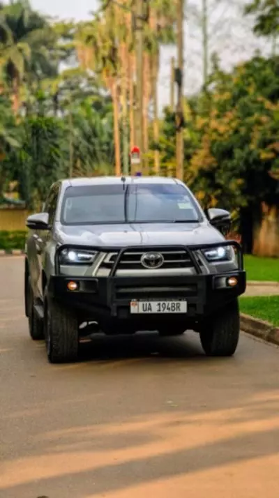 TOYOTA Hilux