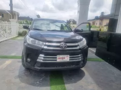 TOYOTA Highlander