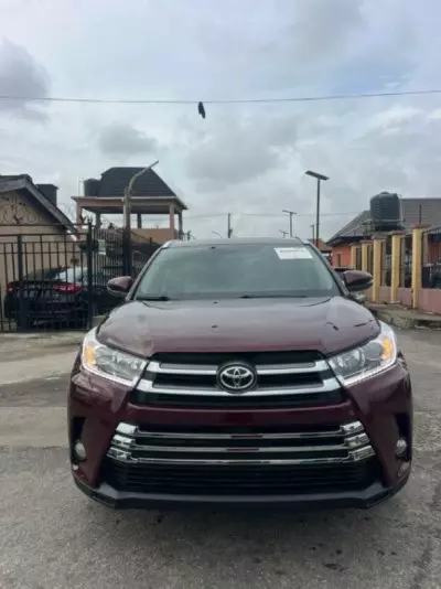 TOYOTA Highlander