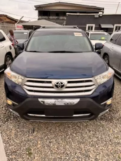 TOYOTA Highlander