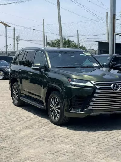 Lexus LX 600
