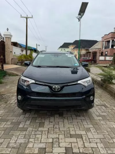 TOYOTA RAV 4