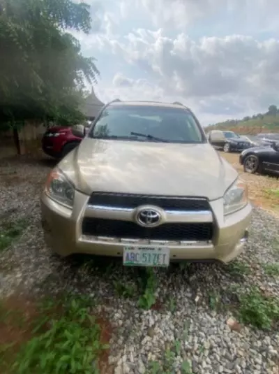 TOYOTA RAV 4