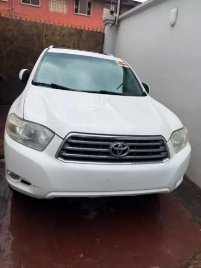 TOYOTA Highlander