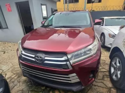 TOYOTA Highlander