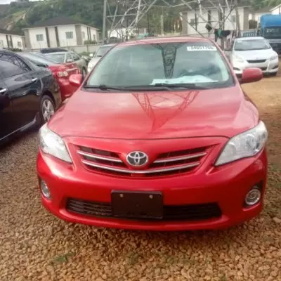 TOYOTA Corolla