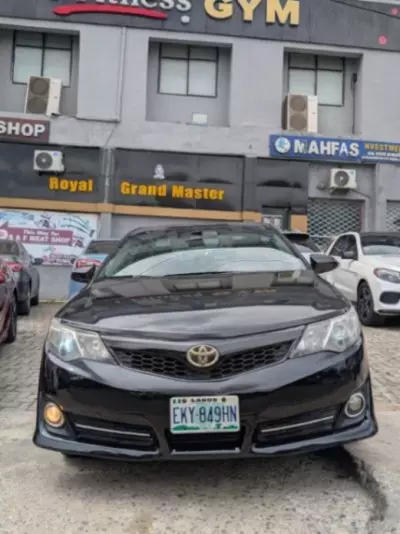 TOYOTA Camry