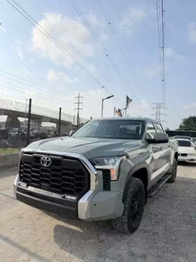 TOYOTA Tundra