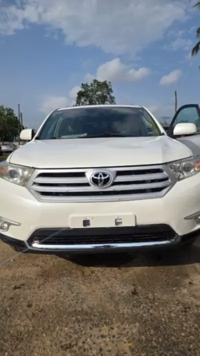 TOYOTA Highlander