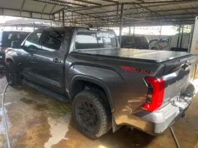 TOYOTA Tundra