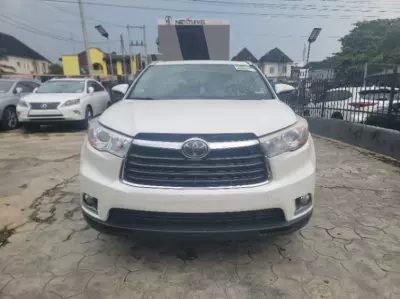 TOYOTA Highlander