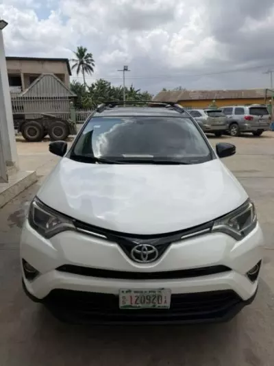 TOYOTA RAV 4