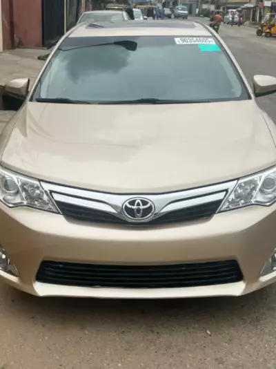 TOYOTA Camry
