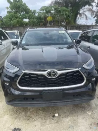 TOYOTA Highlander