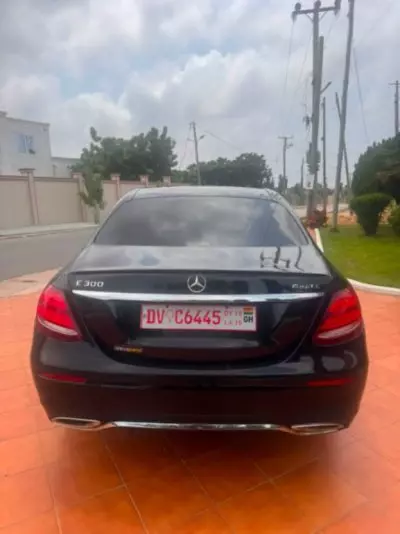 Mercedes-Benz E 300