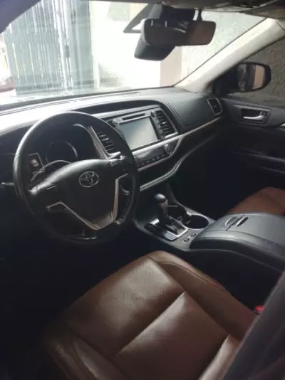 TOYOTA Highlander