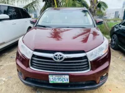 TOYOTA Highlander