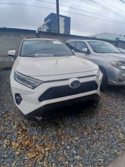 TOYOTA RAV 4