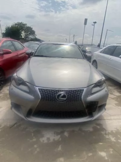 Lexus IS