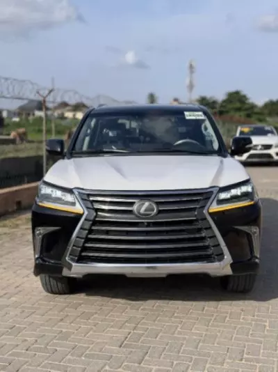 Lexus LX