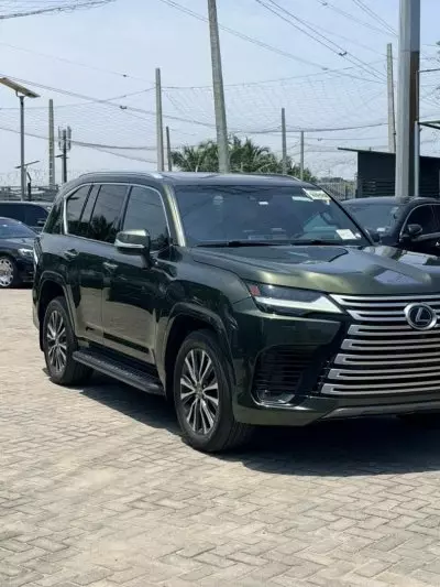 Lexus LX 600