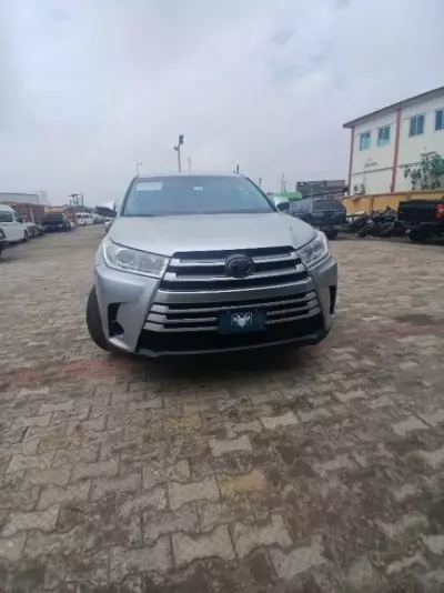TOYOTA Highlander