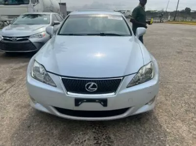 Lexus IS
