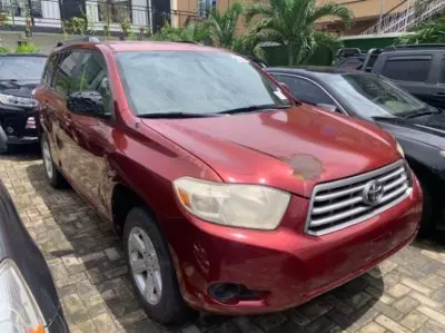 TOYOTA Highlander