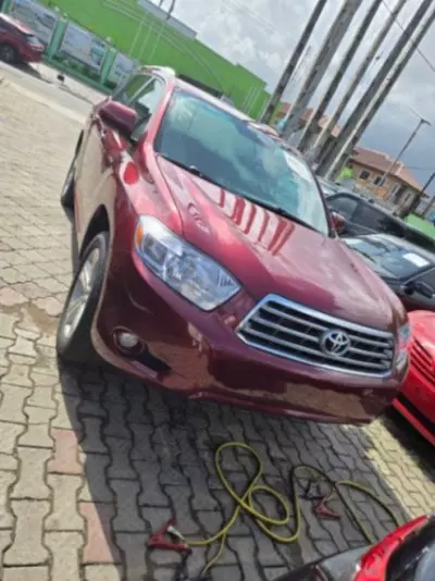 TOYOTA Highlander