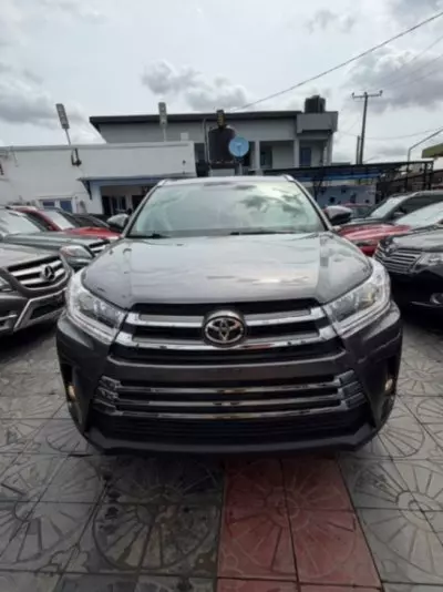 TOYOTA Highlander