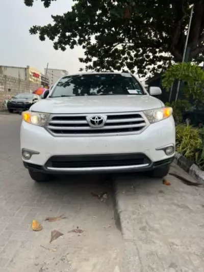 TOYOTA Highlander