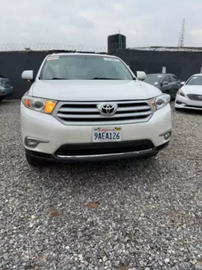 TOYOTA Highlander
