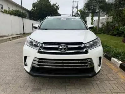TOYOTA Highlander