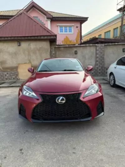 Lexus IS