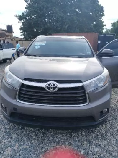 TOYOTA Highlander