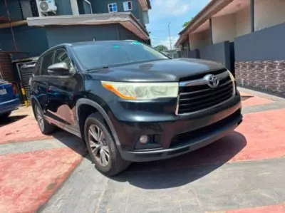 TOYOTA Highlander
