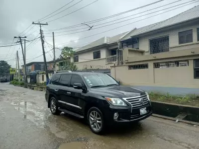 Lexus LX 570