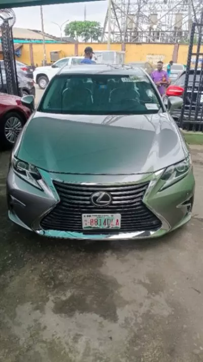 Lexus ES