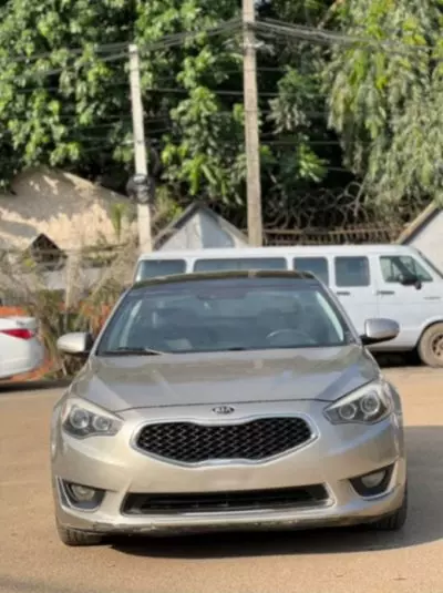 KIA Cadenza
