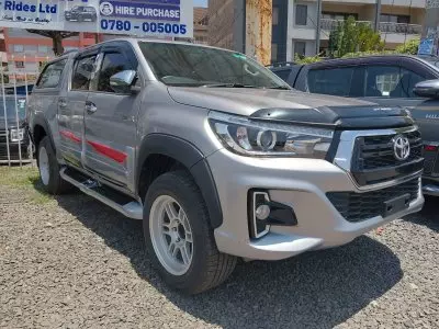 TOYOTA Hilux Revo 