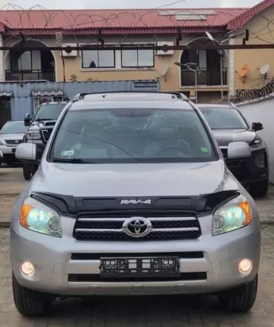 TOYOTA RAV 4
