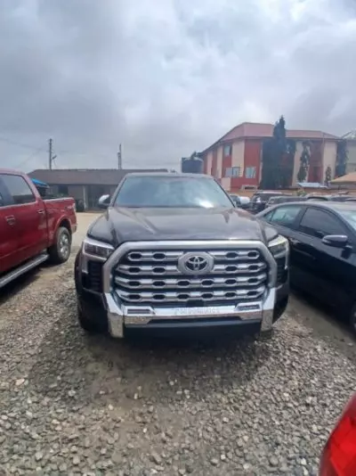 TOYOTA Tundra