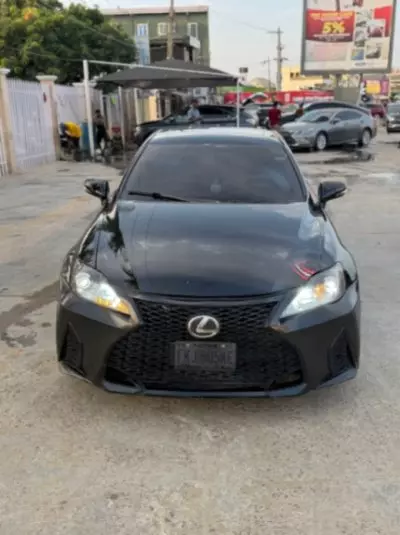 Lexus IS