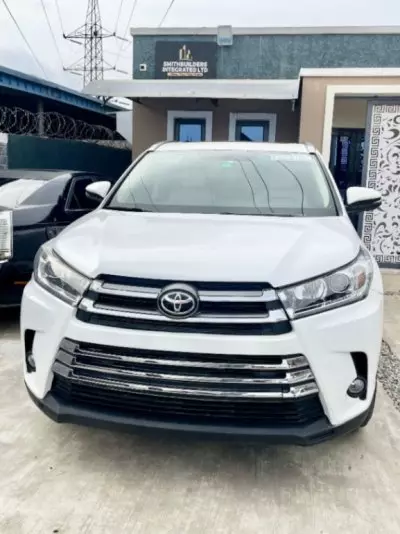 TOYOTA Highlander