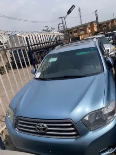 TOYOTA Highlander