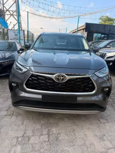 TOYOTA Highlander