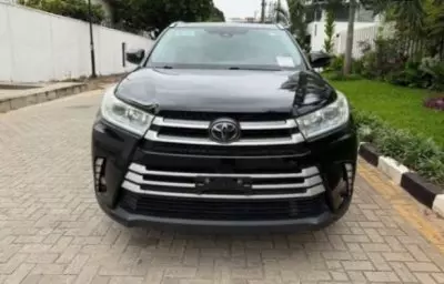 TOYOTA Highlander