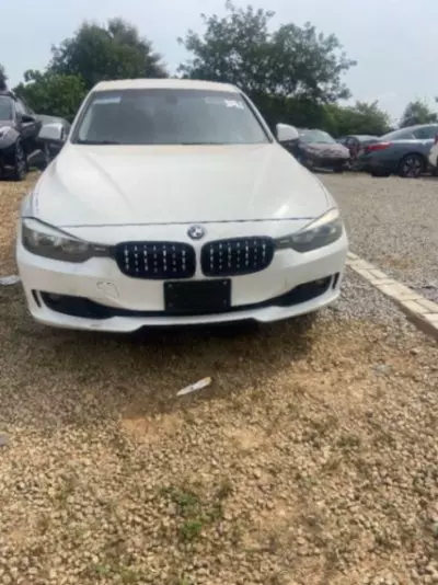 BMW 328i